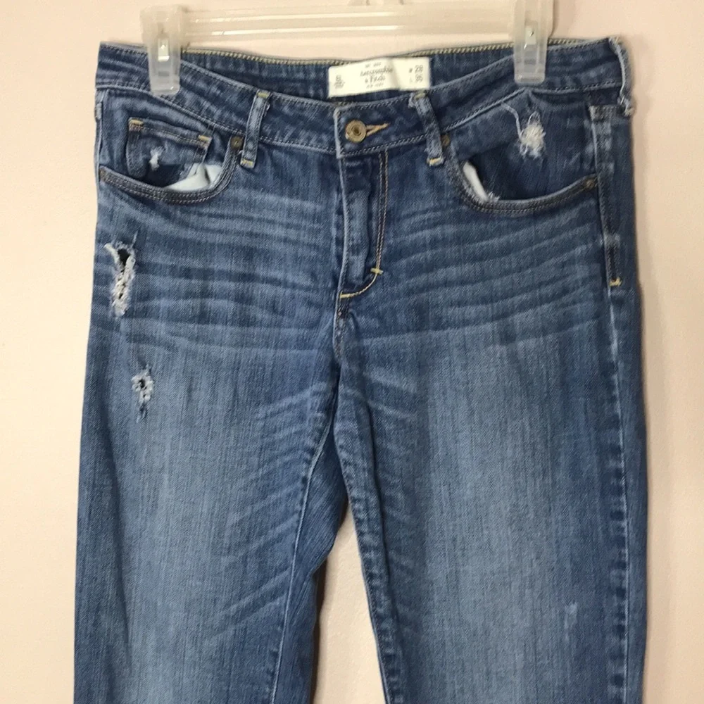 Abercrombie and Fitch medium wash boot cut‎ denim jeans size 6 distressed